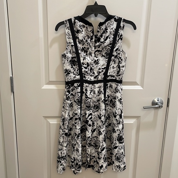 Talbots summer floral dress, size 4P, NWT - Picture 2 of 13